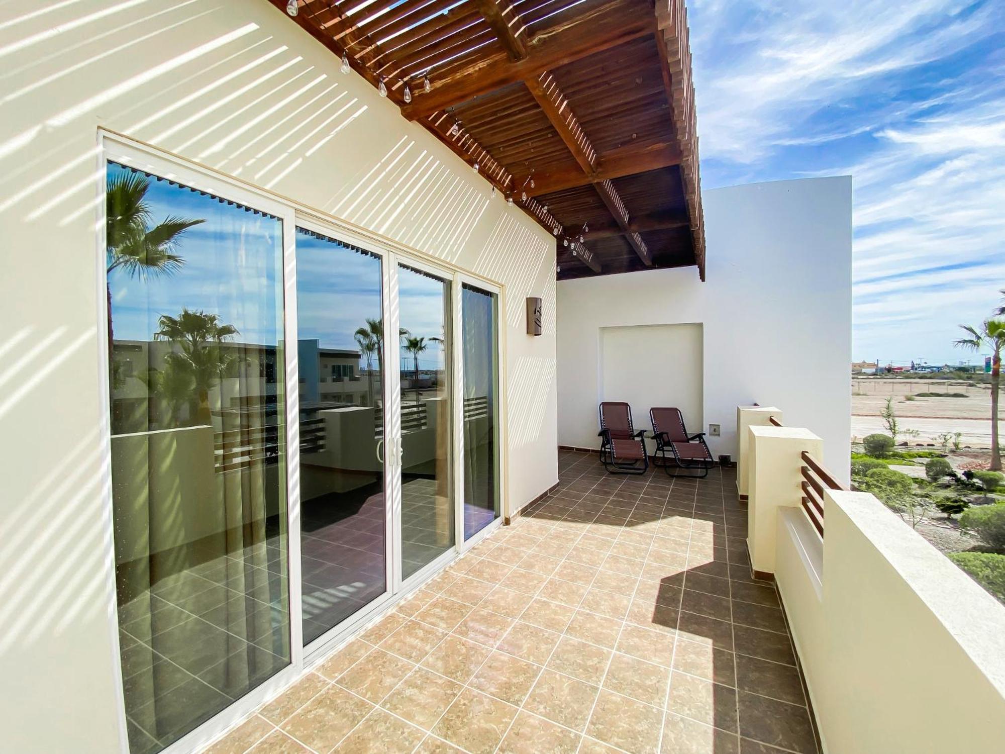 New Built Condo Minutes To Beach! 푸에르토페나스코 외부 사진