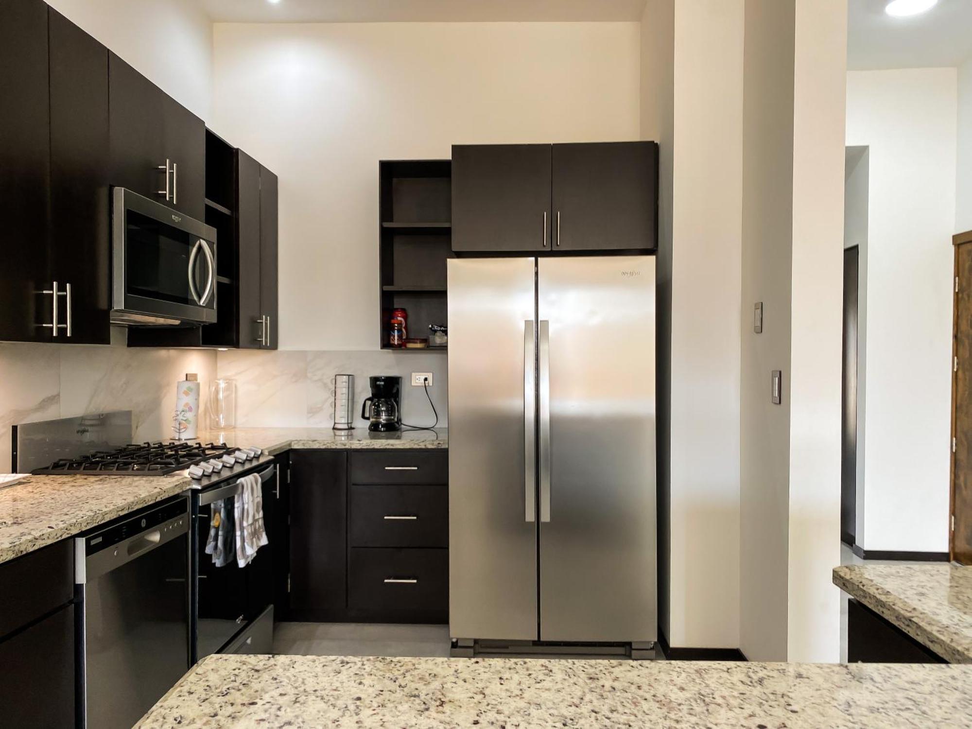 New Built Condo Minutes To Beach! 푸에르토페나스코 외부 사진